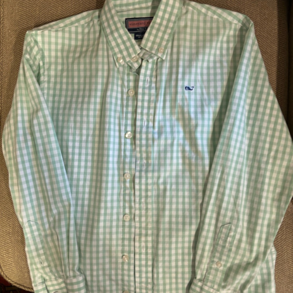 EUC boys Vineyard Vines 100% cotton whale shirt M 12-14
